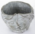 Dekoracyjna osłonka cementowa szara 12x16x14,5 cm – minimalistyczny akcent w nowoczesnym stylu